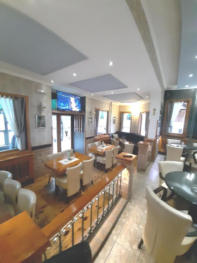 Caffe Pizzeria I Apartmani Bona Fides Nm Nova Varos Ngoại thất bức ảnh